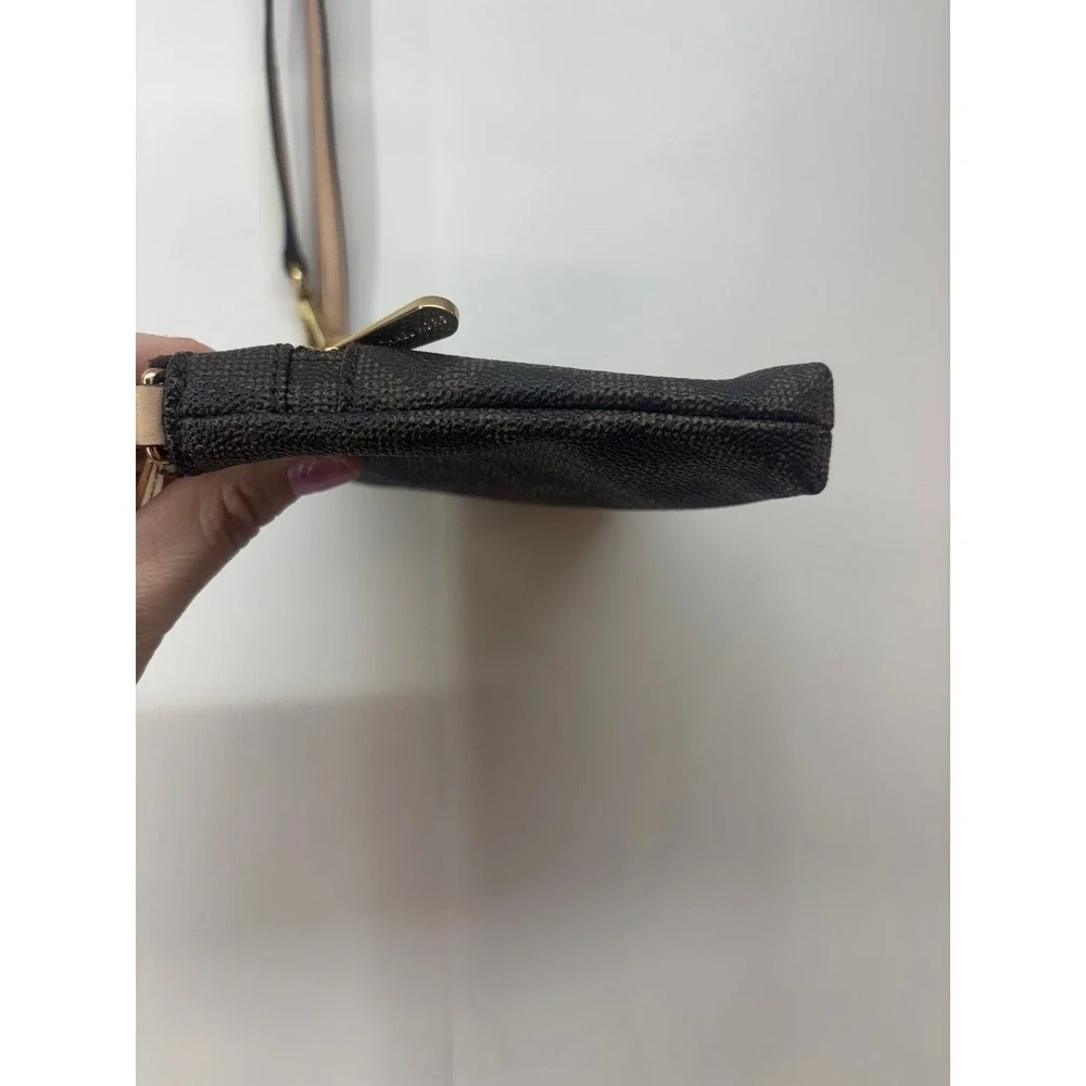 Michael Kors Jet Set wristlet (8x5) Brown (Vintage 2013)